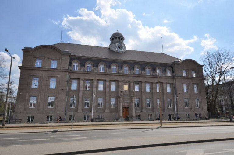 Urząd Miasta Zabrze  – budynek dawnej dyrekcji Huty Donnersmarcków